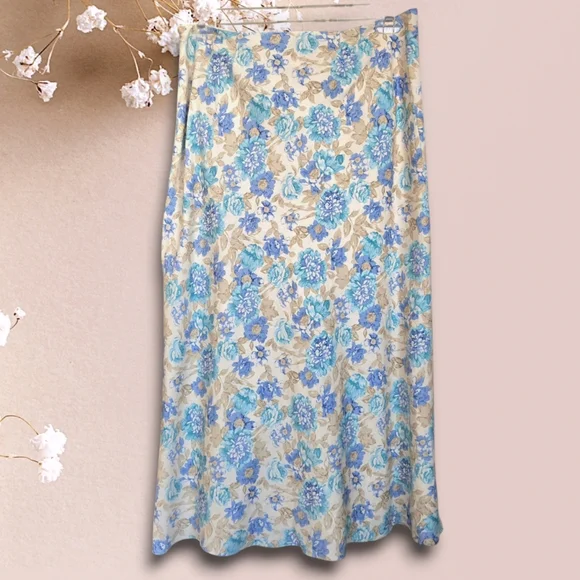 Linen Skirt, Pale Gold & Blue Floral Midi, Shabby Casual Cottagecore Coquette - Picture 9 of 10